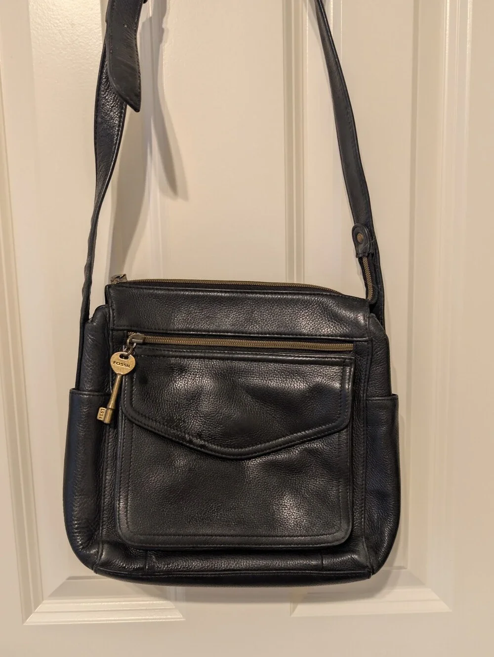 Fossil Black Leather Multi-Pocket Crossbody Bag